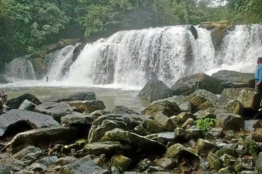 Hadlu Waterfalls